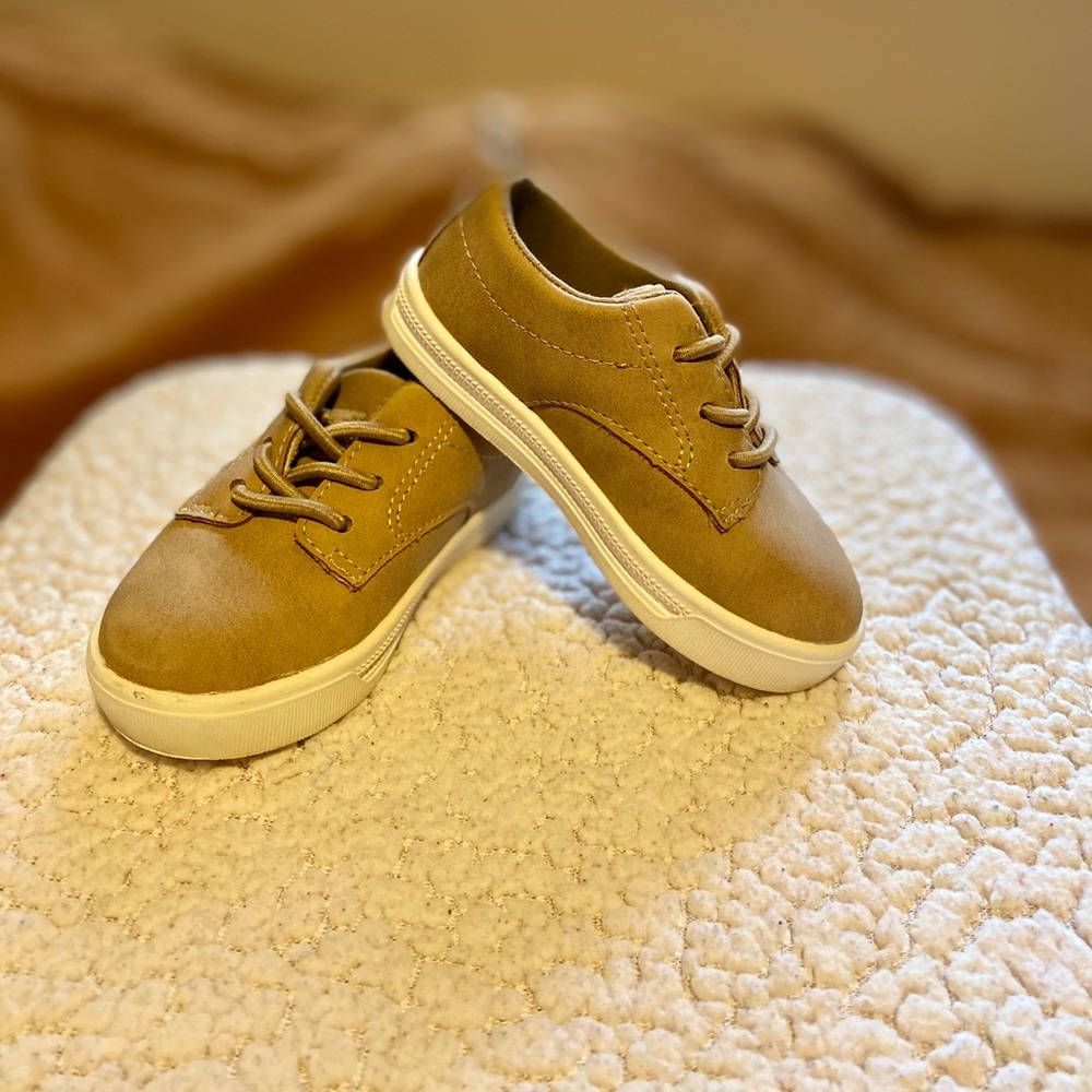 👦🏻👦🏼👦🏾OshKosh Shoes for Baby Boys 💙🖤